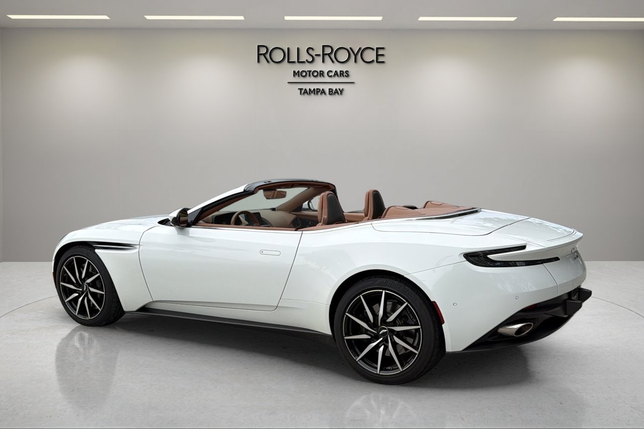 Used 2020 Aston Martin DB11 Volante RWD image 3