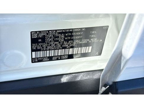 Certified 2024 Toyota RAV4 XLE AWD/4WD image 33