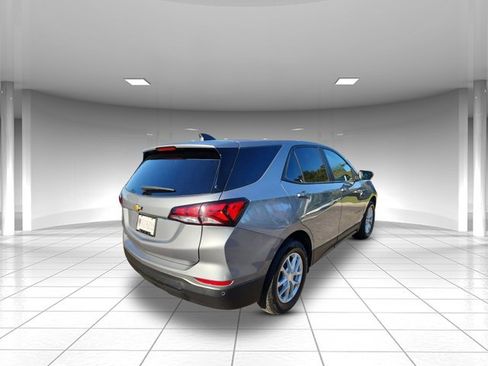 Used 2023 Chevrolet Equinox LS w/ LS Convenience Package image 3