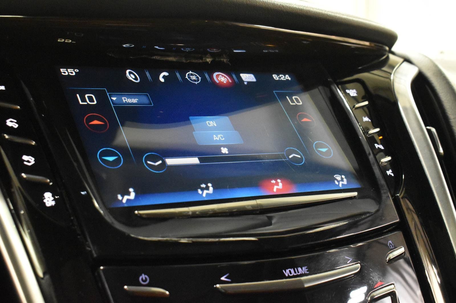 Used 2020 Cadillac Escalade Premium Luxury w/ Escalade Sport Edition AWD/4WD image 19