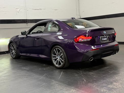 Used 2024 BMW 230i Coupe w/ Convenience Package RWD image 9