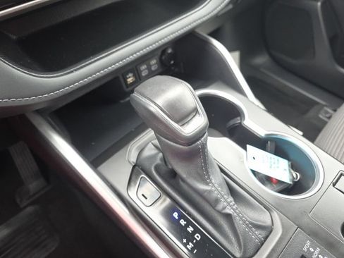 Certified 2024 Toyota Highlander LE image 21