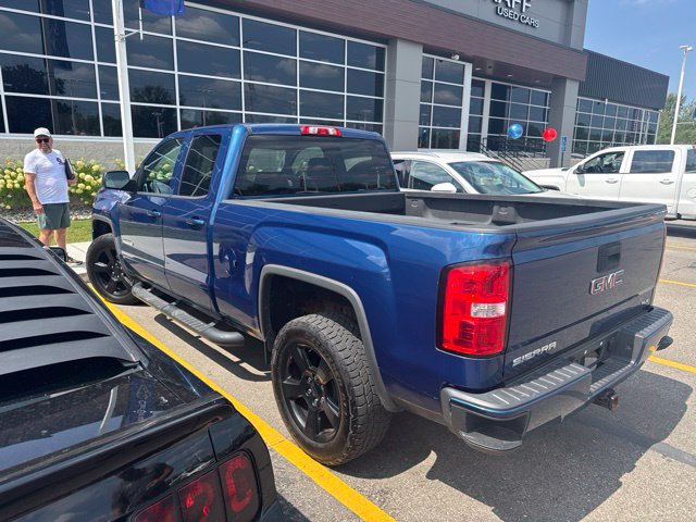 Used 2018 GMC Sierra 1500 SLE w/ Elevation Edition AWD/4WD image 6