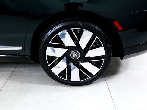 Used 2026 Rolls-Royce Cullinan AWD/4WD image 43