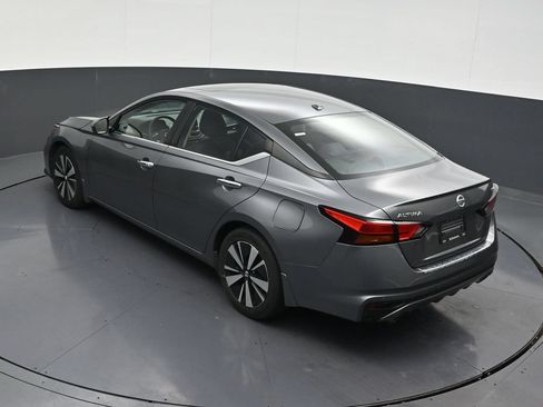 Used 2022 Nissan Altima 2.5 SV w/ SV Premium Package FWD image 17