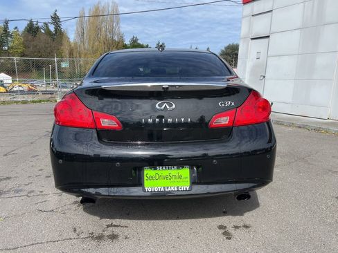 Used 2011 INFINITI G37 x w/ Premium Pkg image 5