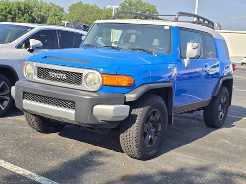 Used 2007 Toyota FJ Cruiser 4WD w/ Upgrade Pkg 1 image 3