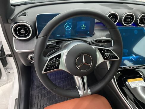 Used 2025 Mercedes-Benz C 300 Sedan image 10