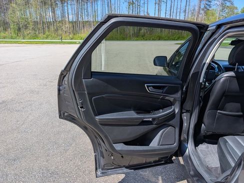 Used 2016 Ford Edge Titanium w/ Equipment Group 302A AWD/4WD image 16