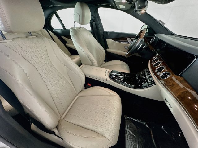 Used 2018 Mercedes-Benz E 300 4MATIC image 28
