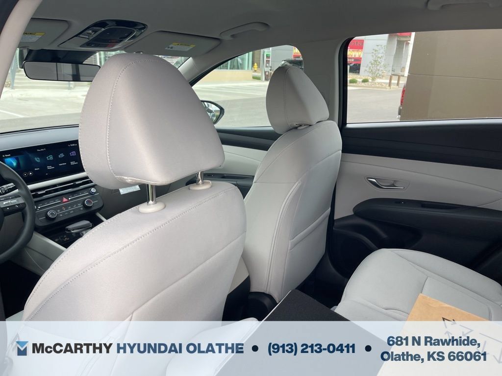Used 2026 Hyundai Tucson SE FWD image 4