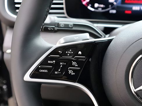 Certified 2025 Mercedes-Benz GLE 450 4MATIC image 33