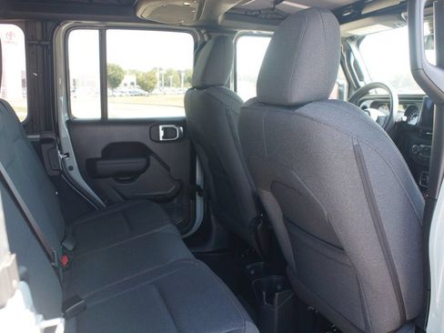 Used 2026 Jeep Wrangler Unlimited Sport AWD/4WD image 22