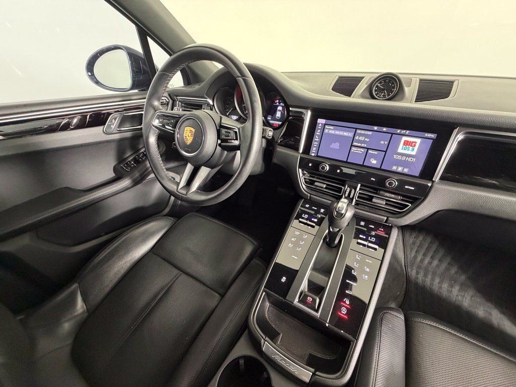 Certified 2023 Porsche Macan AWD/4WD image 7