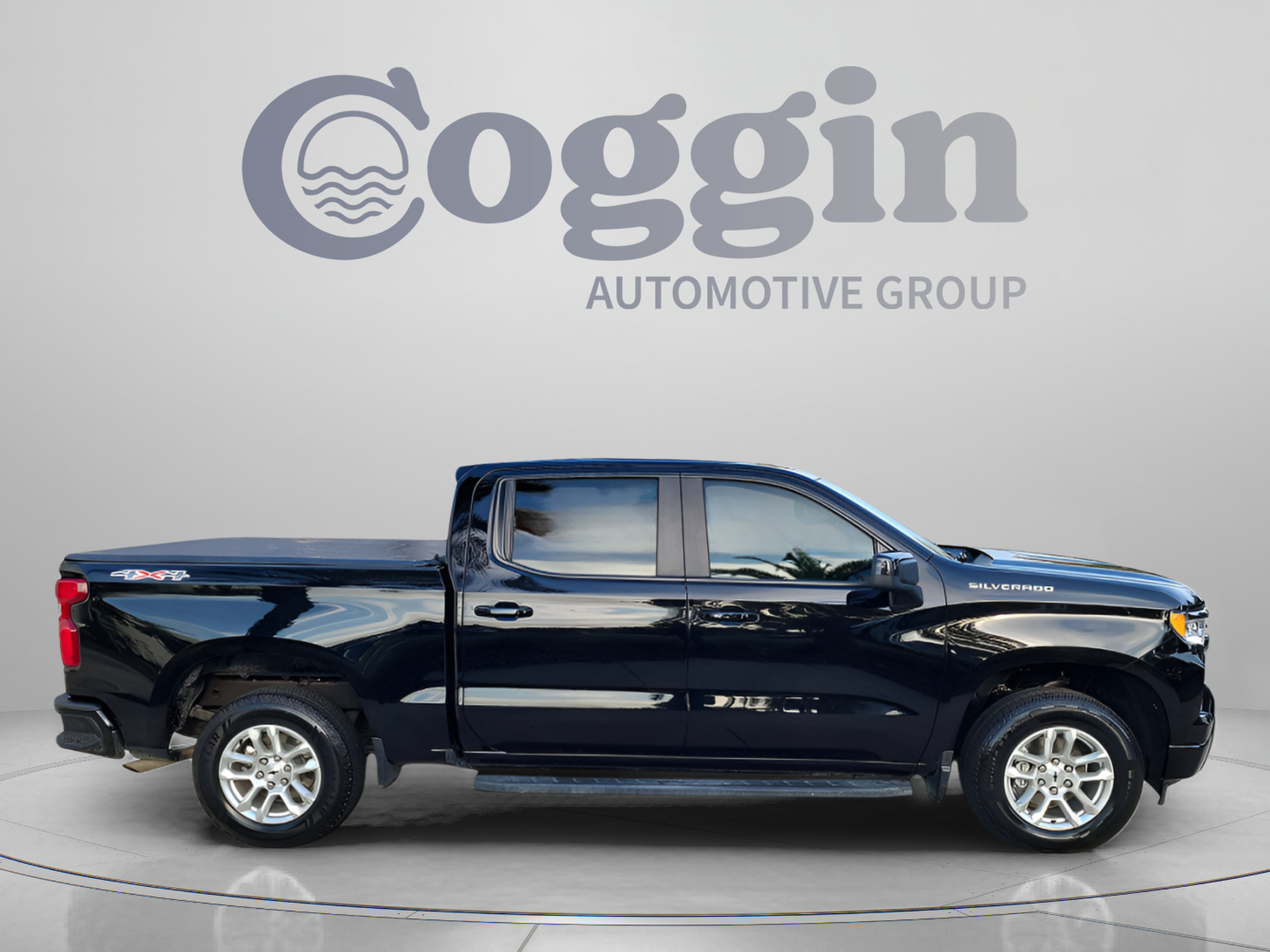 Used 2024 Chevrolet Silverado 1500 RST AWD/4WD image 5