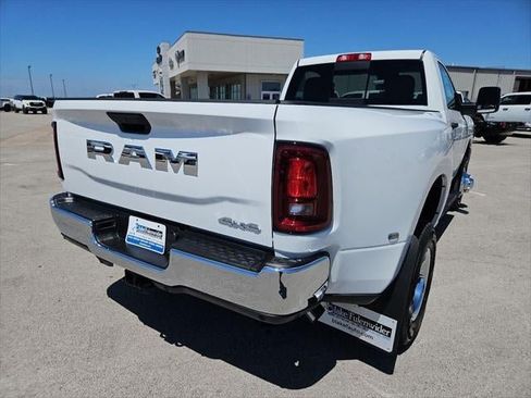 New 2026 RAM 3500 Tradesman AWD/4WD image 37