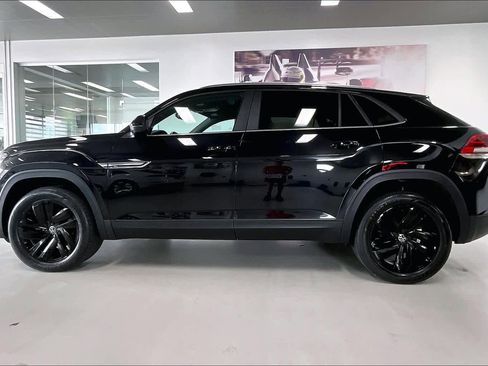 Used 2023 Volkswagen Atlas Cross Sport SE w/ Panoramic Sunroof Package AWD/4WD image 3