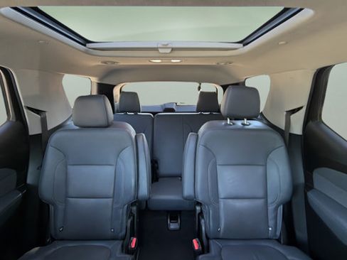 Used 2021 Chevrolet Traverse Premier AWD/4WD image 15