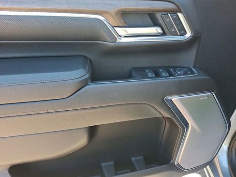 Used 2024 Chevrolet Silverado 2500 High Country w/ High Country Premium Package image 12