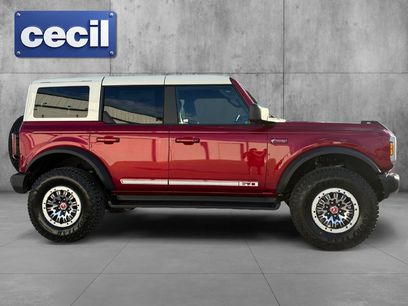New 2026 Ford Bronco Outer Banks w/ Sasquatch Package