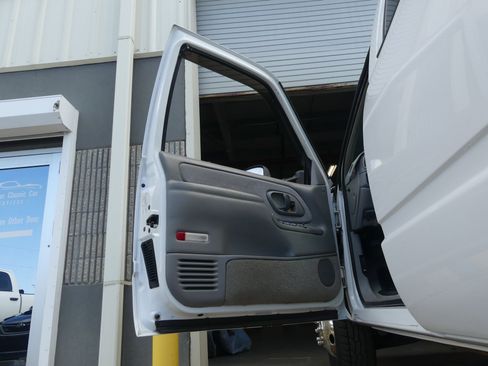 Used 2000 Chevrolet Silverado 3500 2WD Crew Cab image 52