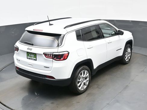 Used 2023 Jeep Compass Latitude image 38