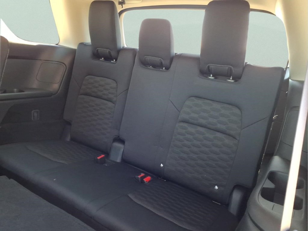 Used 2026 Nissan Pathfinder SV FWD image 15