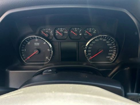 Used 2018 Chevrolet Silverado 1500 Custom w/ Custom Value Package image 12