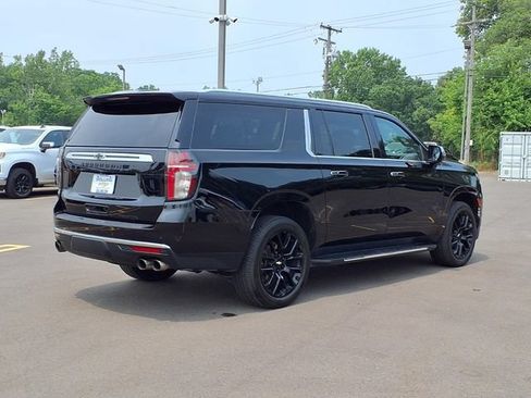 Used 2022 Chevrolet Suburban Premier AWD/4WD image 2