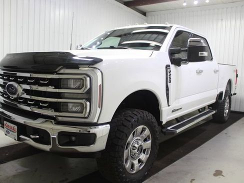 Used 2024 Ford F250 Lariat w/ Chrome Package AWD/4WD image 3