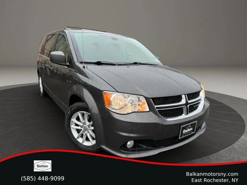 Used 2019 Dodge Grand Caravan SXT FWD image 1