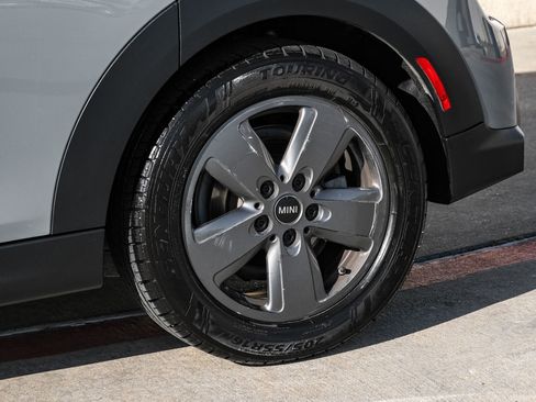 Used 2022 MINI Cooper 4-Door Hardtop w/ Signature Upholstery Package image 52