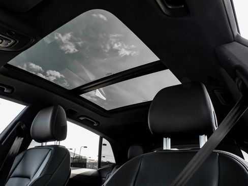 Used 2022 Audi Q8 Premium Plus image 22