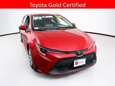 Certified 2021 Toyota Corolla LE image 1