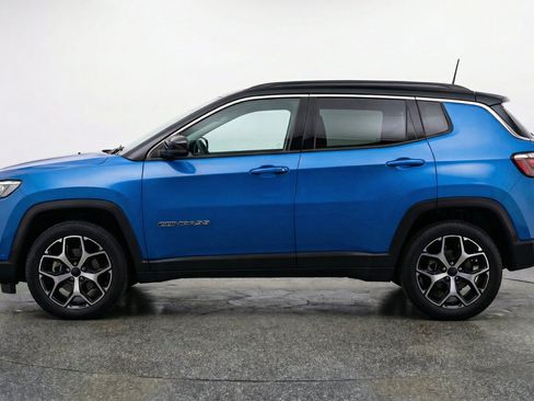 Used 2025 Jeep Compass Limited AWD/4WD image 5