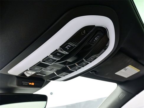 Used 2024 Porsche Macan image 13