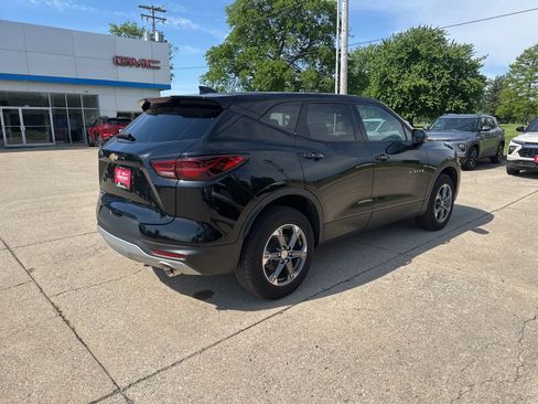Used 2024 Chevrolet Blazer LT FWD image 3