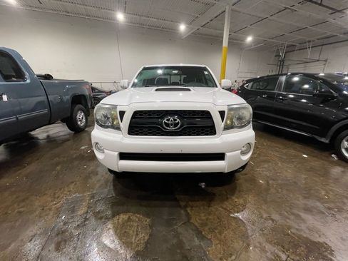 Used 2011 Toyota Tacoma 4x4 Double Cab w/ TRD Sport Pkg image 2