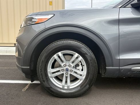 Used 2022 Ford Explorer XLT w/ Equipment Group 202A image 25