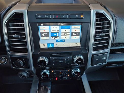 Used 2018 Ford F150 Platinum w/ Equipment Group 701A Luxury image 4