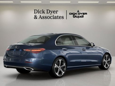 Used 2025 Mercedes-Benz C 300 Sedan image 10