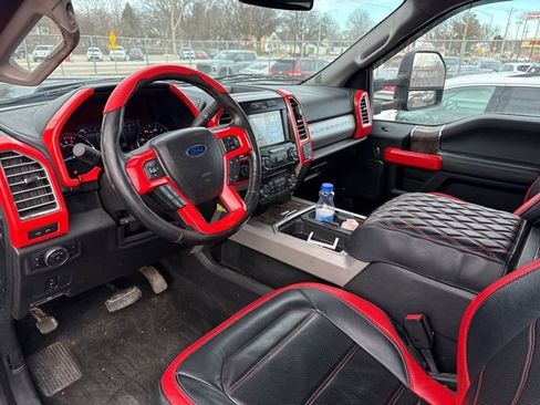 Used 2017 Ford F250 Lariat w/ Lariat Value Package image 11