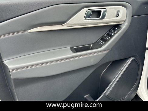 New 2026 Ford Explorer Active RWD image 10