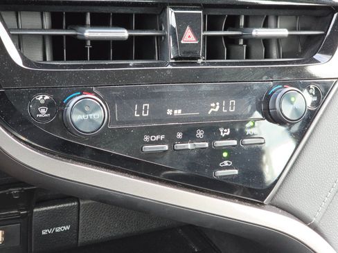 Used 2024 Toyota Camry SE w/ Convenience Package FWD image 23
