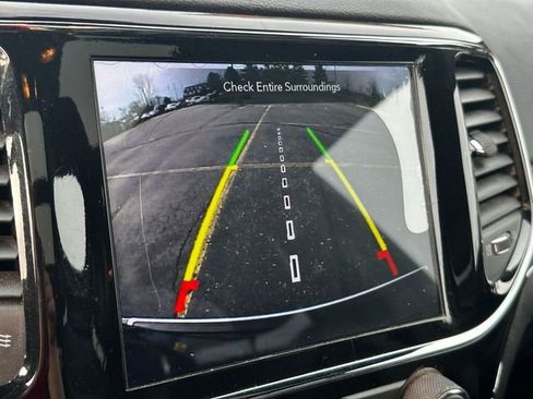 Used 2019 Jeep Grand Cherokee Limited w/ Luxury Group II AWD/4WD image 24