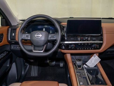 New 2026 Nissan Pathfinder Platinum image 8