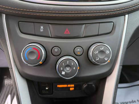 Used 2022 Chevrolet Trax LT w/ Driver Confidence Package image 26