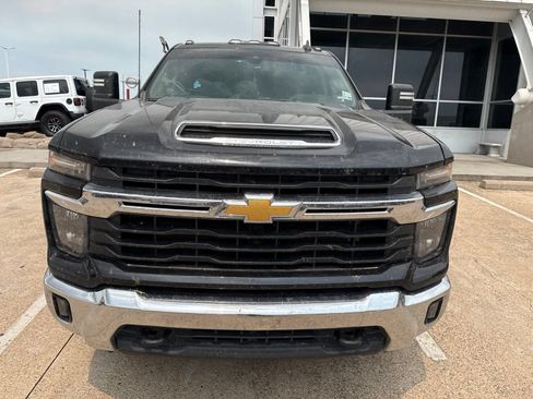 Used 2024 Chevrolet Silverado 2500 LT w/ Convenience Package AWD/4WD image 2