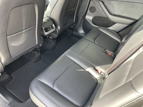 Used 2024 Tesla Model Y Long Range image 12