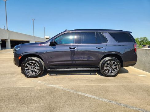 Used 2023 Chevrolet Tahoe Z71 w/ Luxury Package AWD/4WD image 5